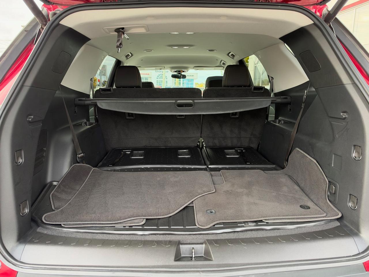 2021 Chevrolet Traverse LT Cloth LT-ONLY 58,546 KMS! Photo