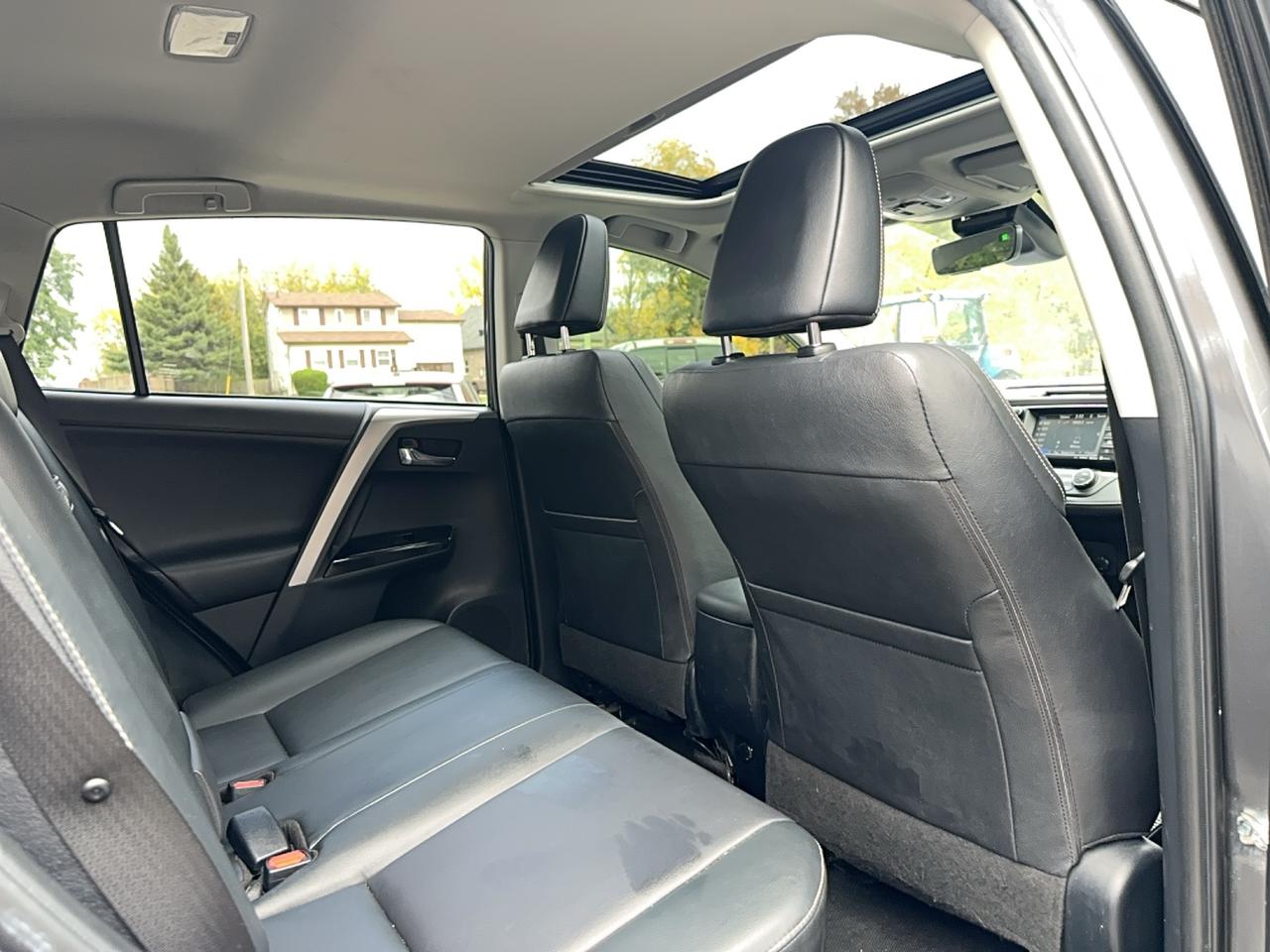 2016 Toyota RAV4 LIMITED  Photo
