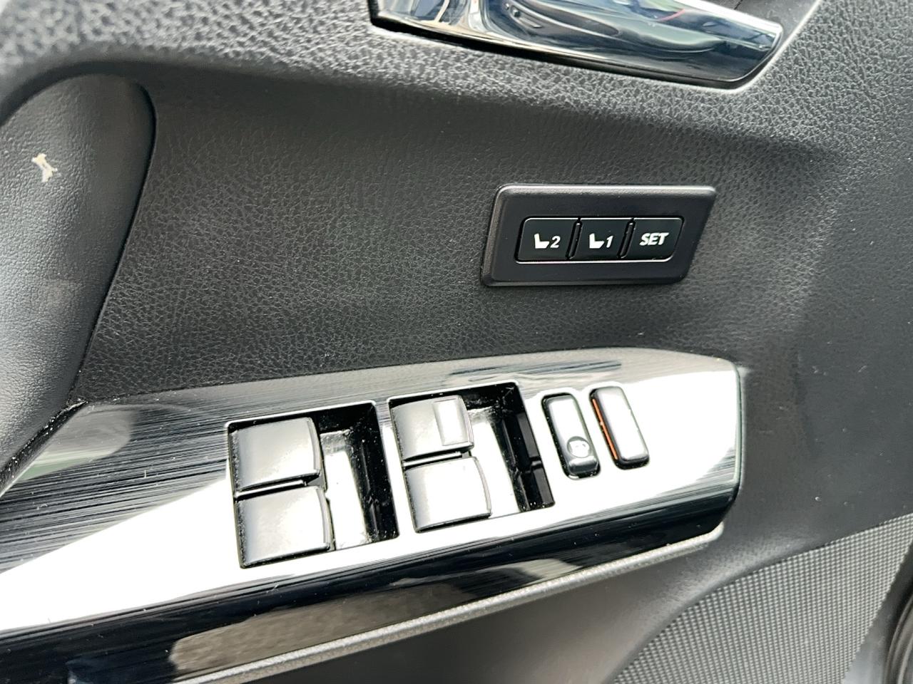 2016 Toyota RAV4 LIMITED  Photo