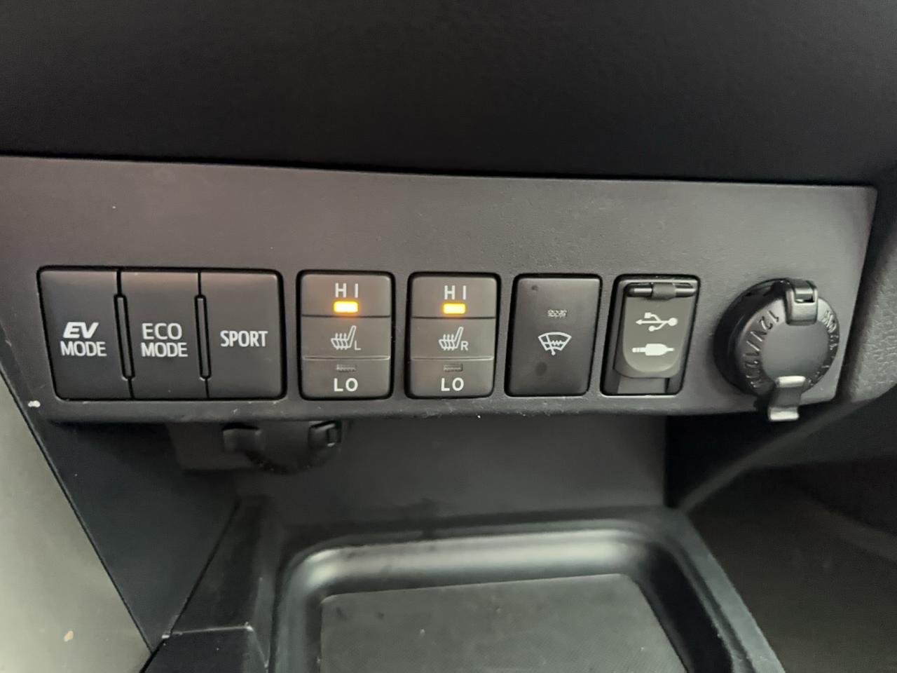 2016 Toyota RAV4 LIMITED  Photo