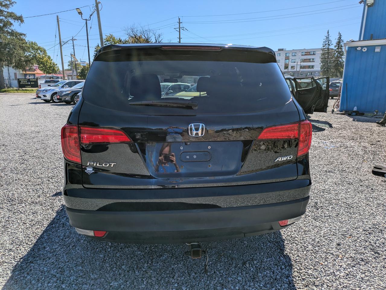 2017 Honda Pilot 4WD 4DR LX Photo3