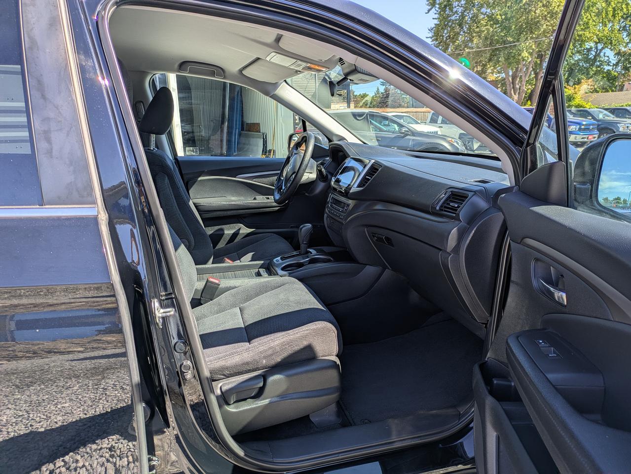 2017 Honda Pilot 4WD 4DR LX Photo