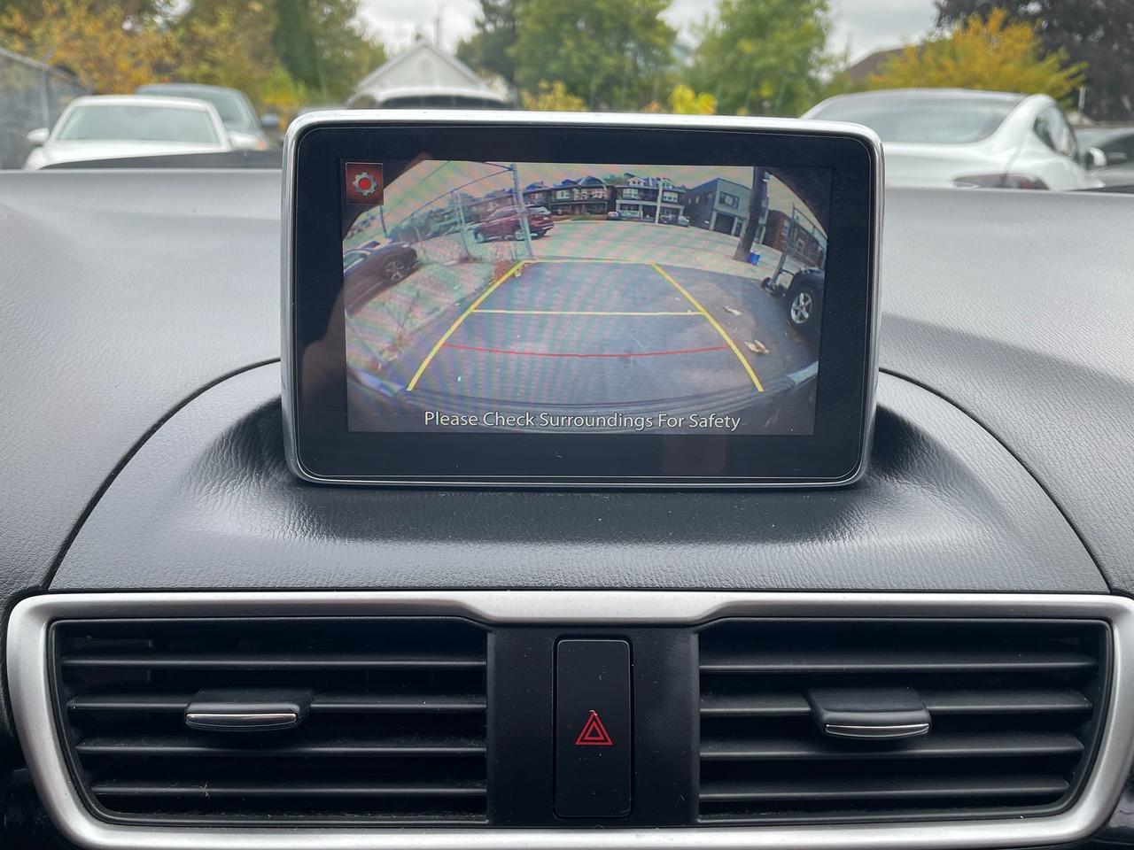 2015 Mazda MAZDA3 GS *BACKUP CAMERA, HEATED SEATS, SAFETY* Photo
