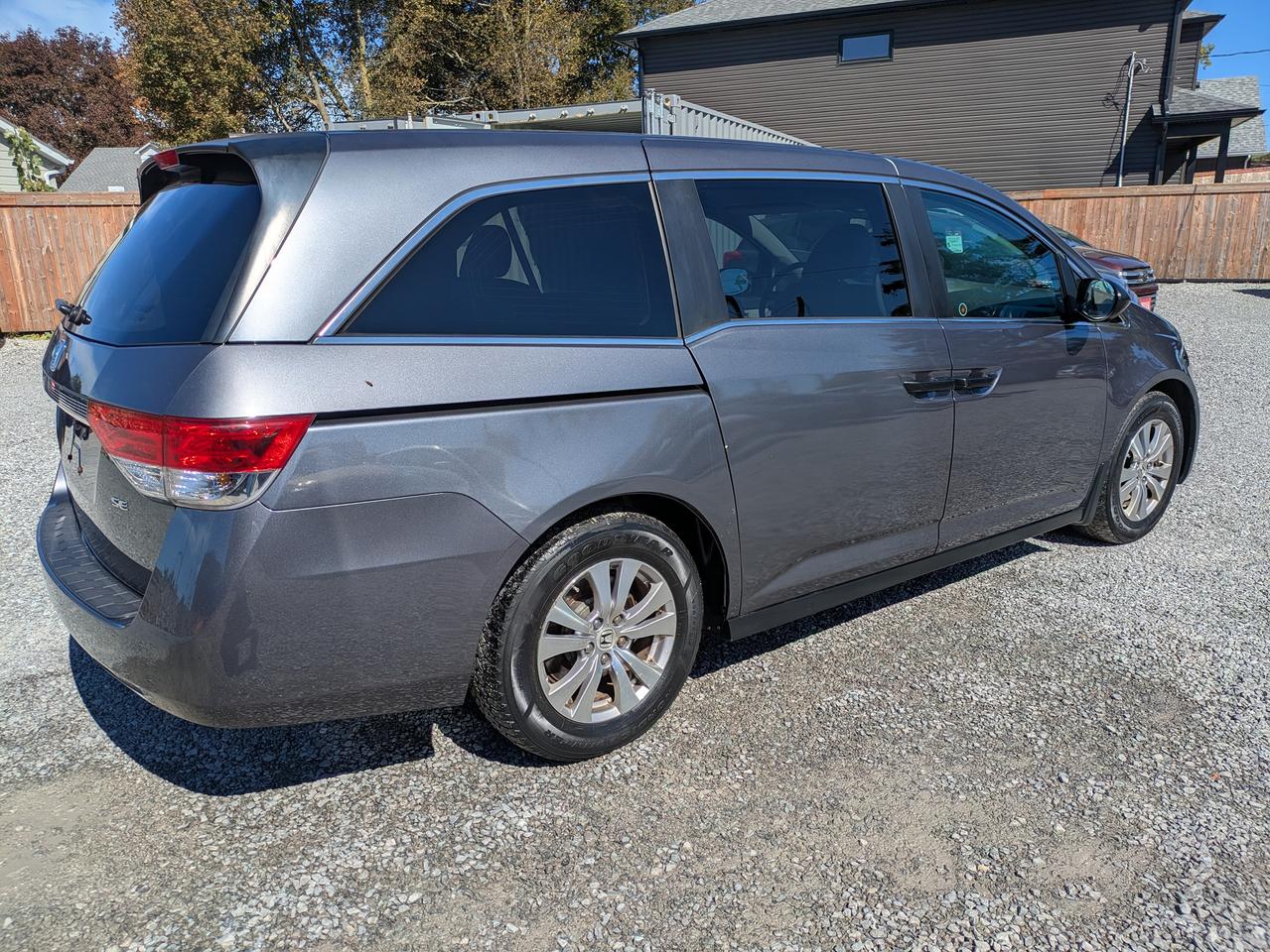 2016 Honda Odyssey 4DR WGN SE Photo4