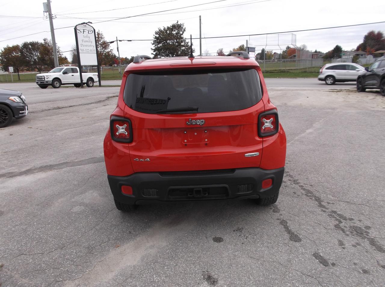 2015 Jeep Renegade AWD LATITUDE Photo3