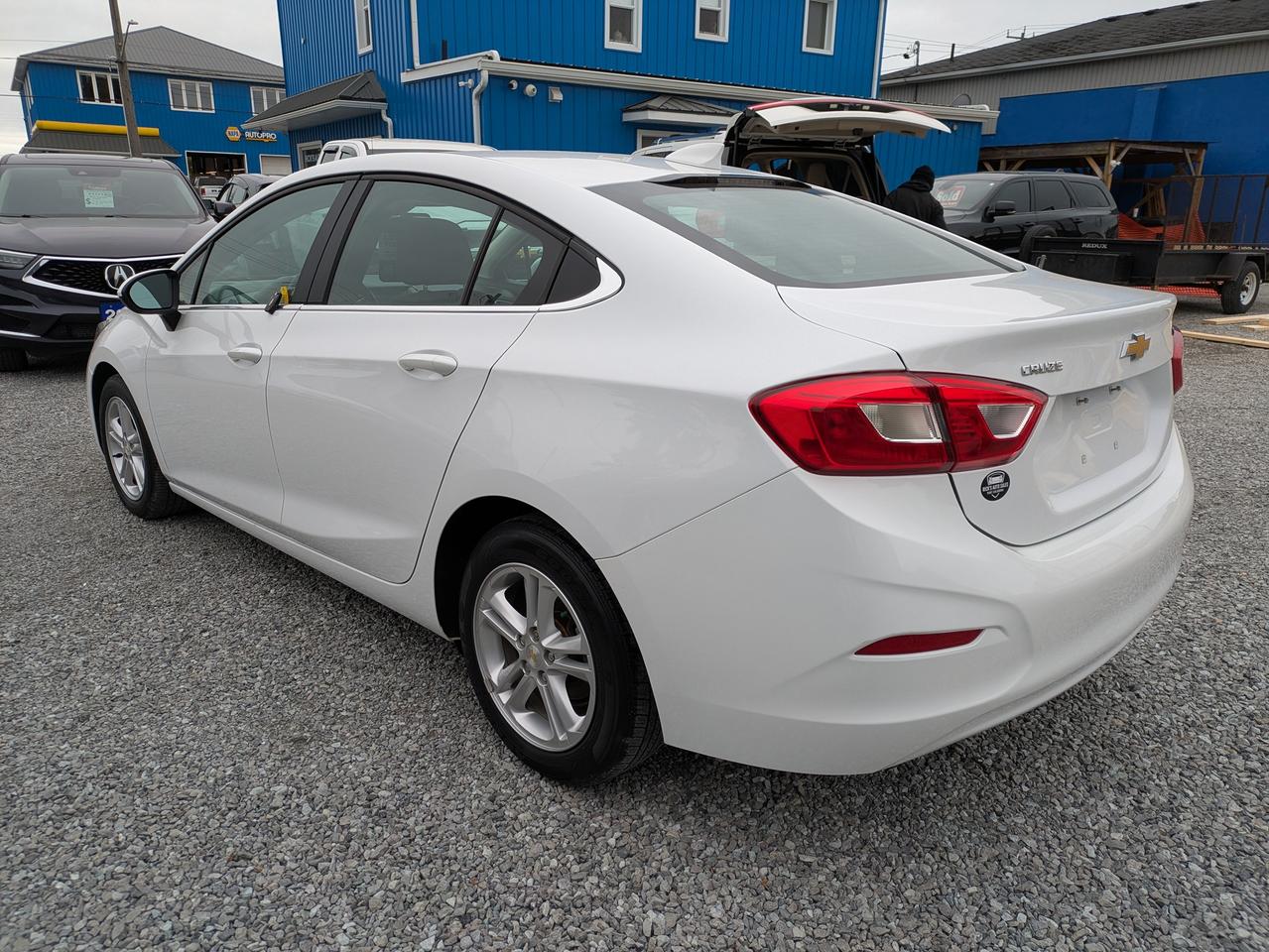 2018 Chevrolet Cruze 4dr Sdn 1.4L LT w/1SD Photo2