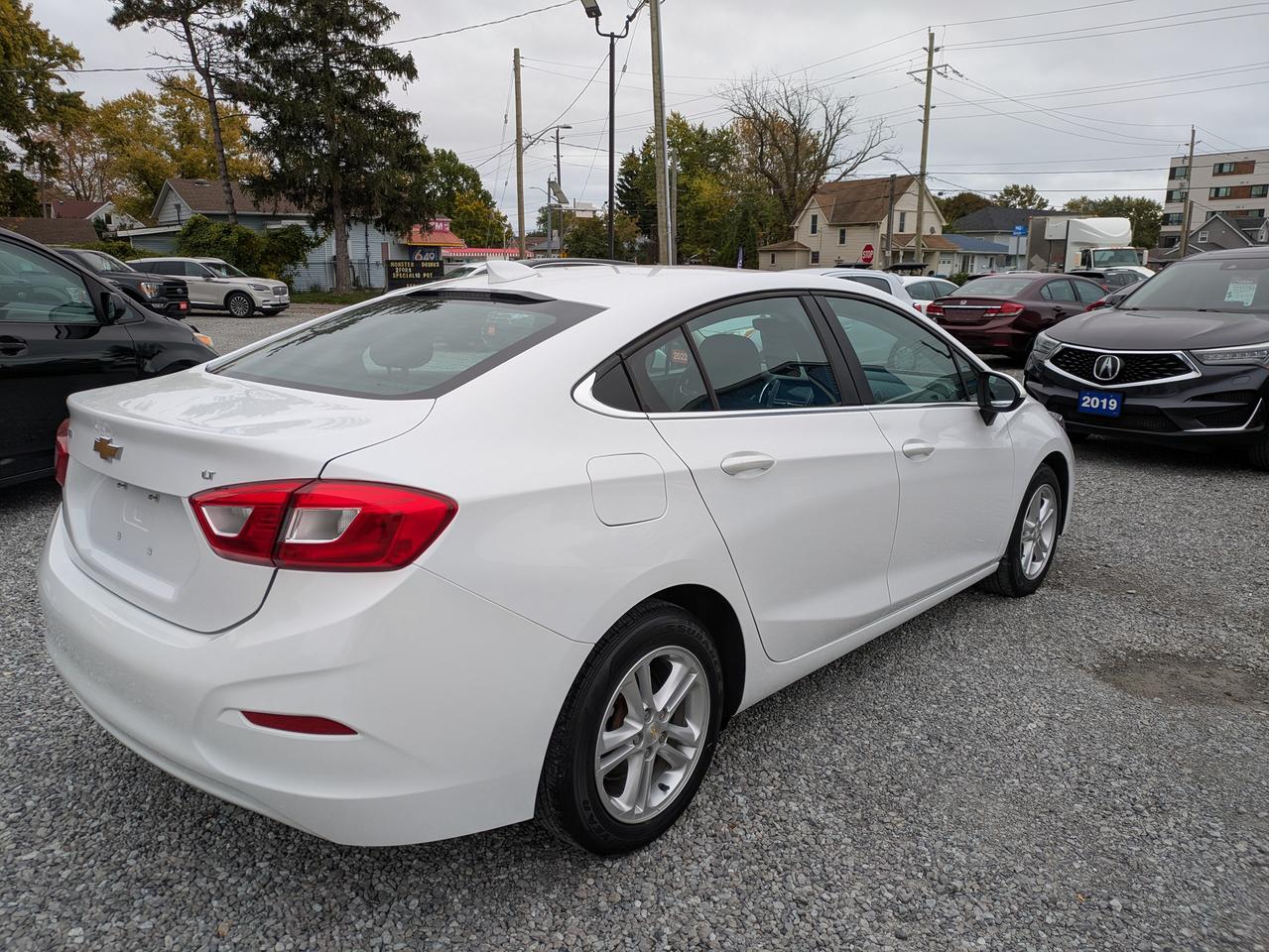 2018 Chevrolet Cruze 4dr Sdn 1.4L LT w/1SD Photo4