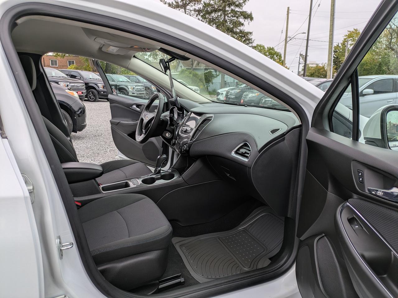 2018 Chevrolet Cruze 4dr Sdn 1.4L LT w/1SD Photo