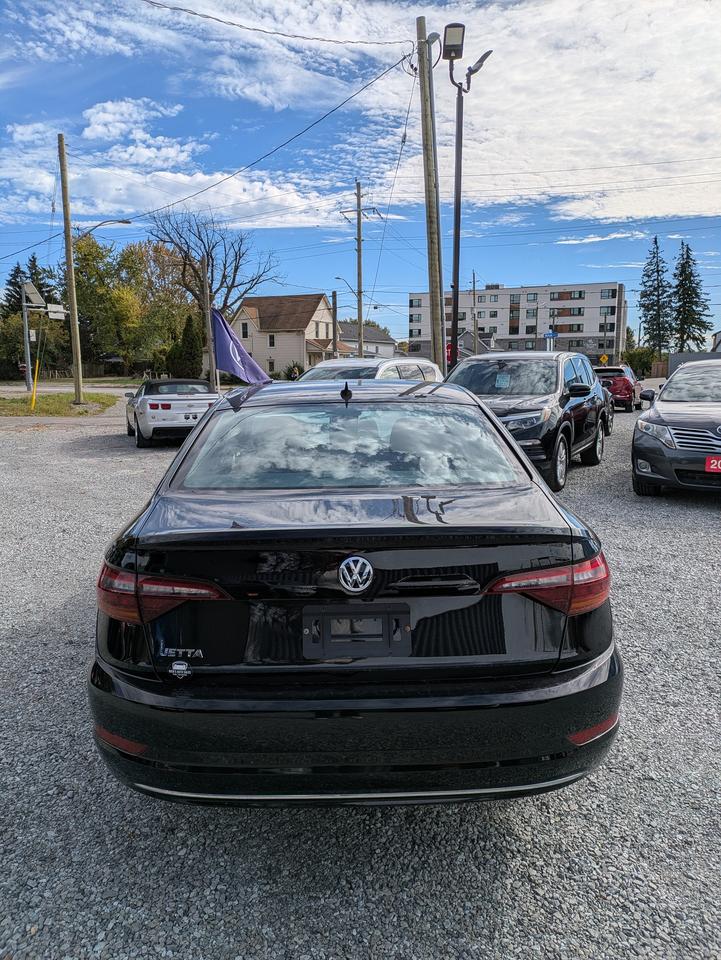 2019 Volkswagen Jetta Comfortline AUTO Photo2