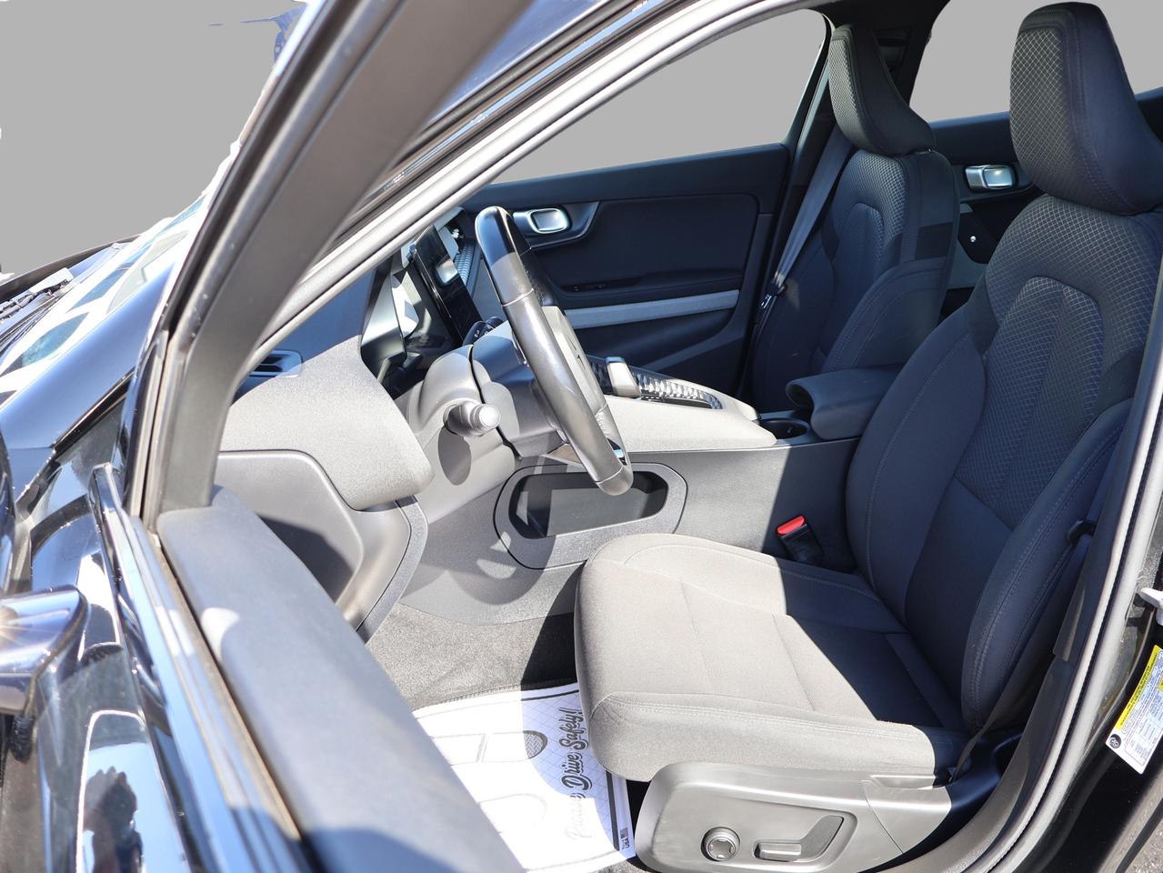 2022 Polestar 2 LONG RANGE DUAL MOTOR AWD *ACCIDENT FREE* CAMERA NAV BLUETOOTH LEATHER HEATED SEATS CRUISE ALLOYS Photo