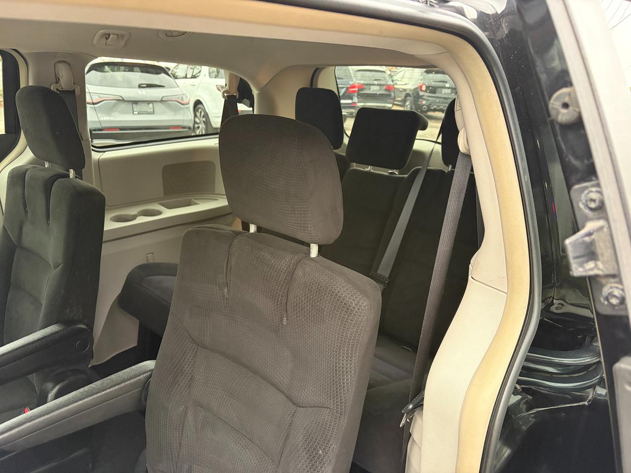 2016 Chrysler Town & Country TOURING Photo