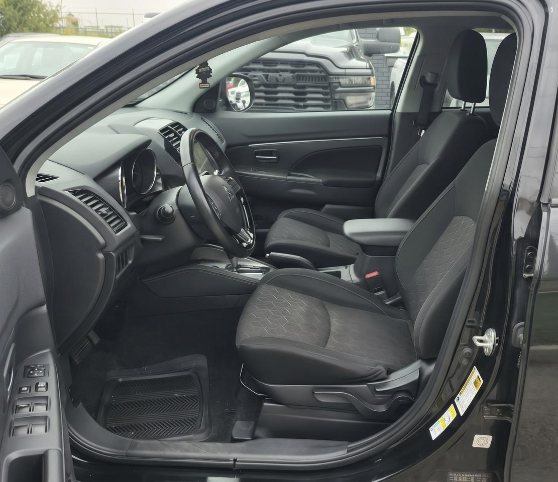 2022 Mitsubishi RVR SE / NO ACCIDENTS / AWD / CRUISE / HTD SEATS Photo3