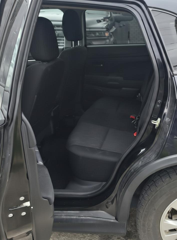 2022 Mitsubishi RVR SE / NO ACCIDENTS / AWD / CRUISE / HTD SEATS Photo4