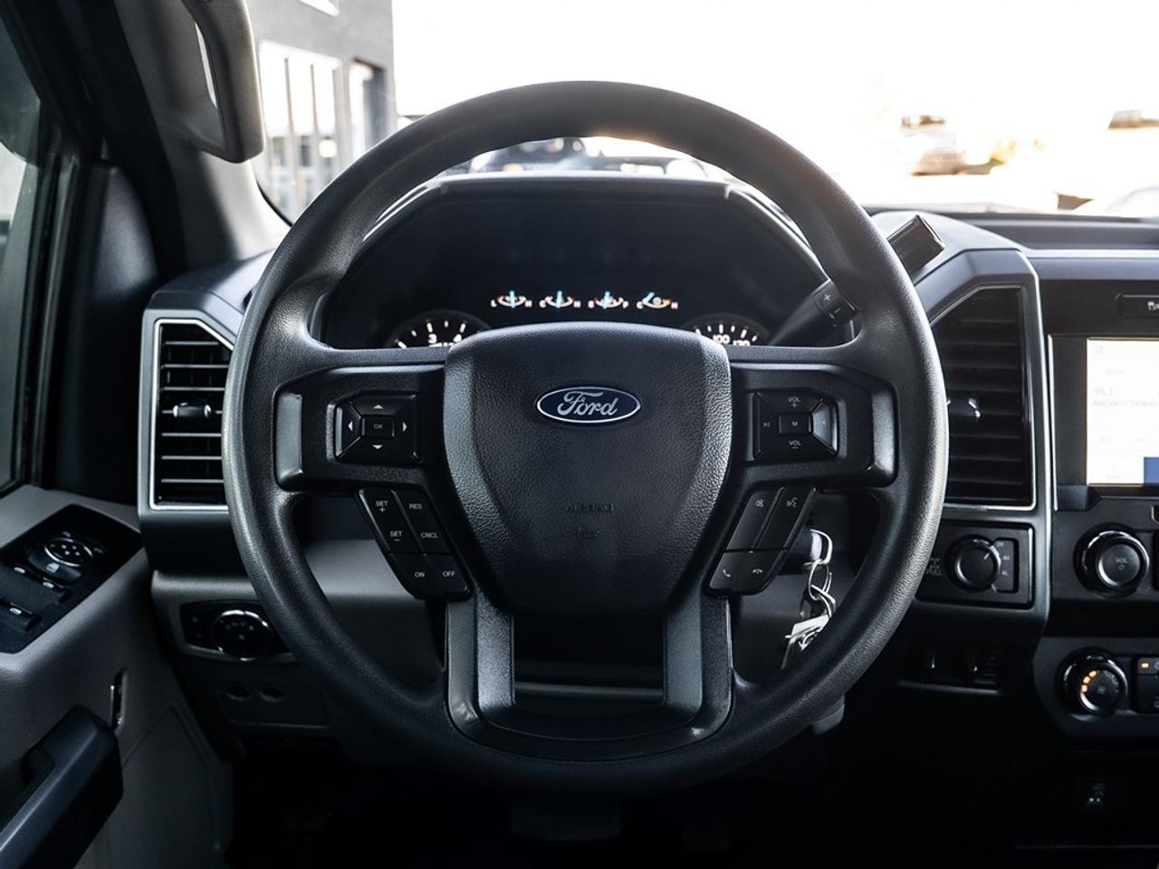2022 Ford SUPER DUTY F-250 SRW XLT Photo32