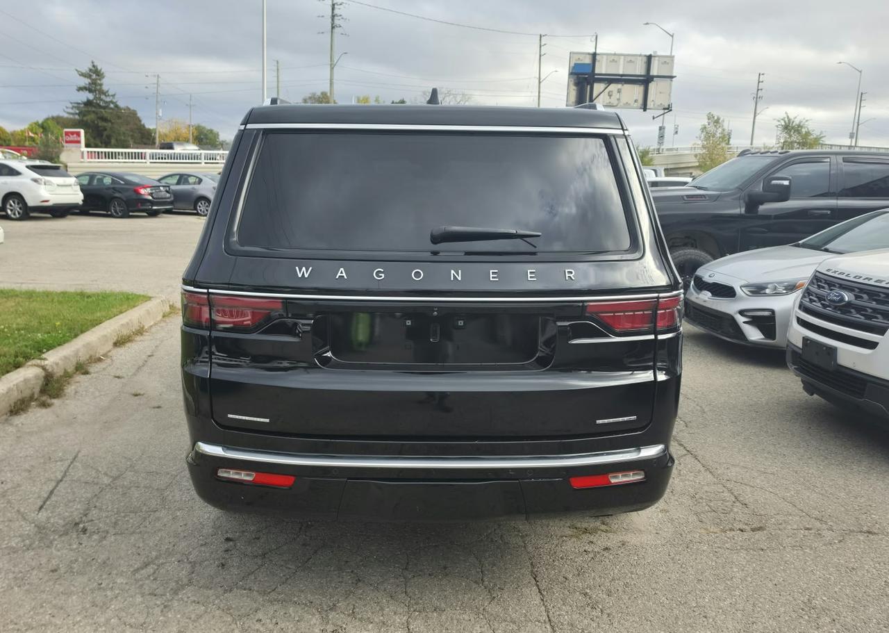 2023 Jeep Wagoneer SERIES III / NO ACCIDENTS / LEATHER / NAV / ROOF Photo3