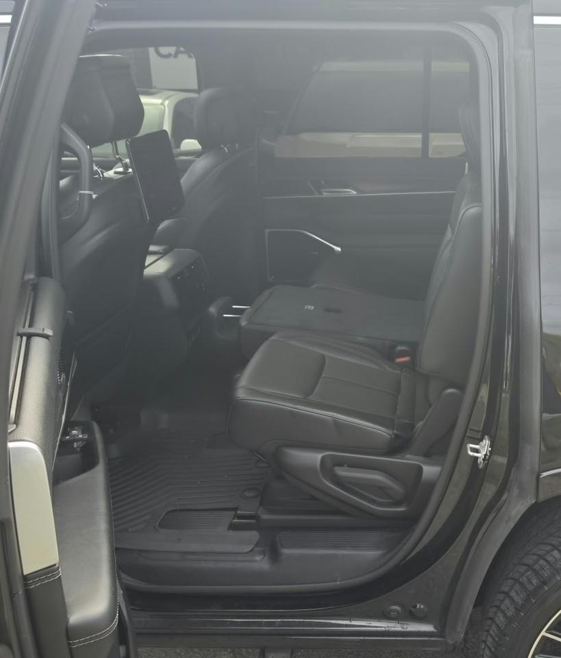 2023 Jeep Wagoneer SERIES III / NO ACCIDENTS / LEATHER / NAV / ROOF Photo