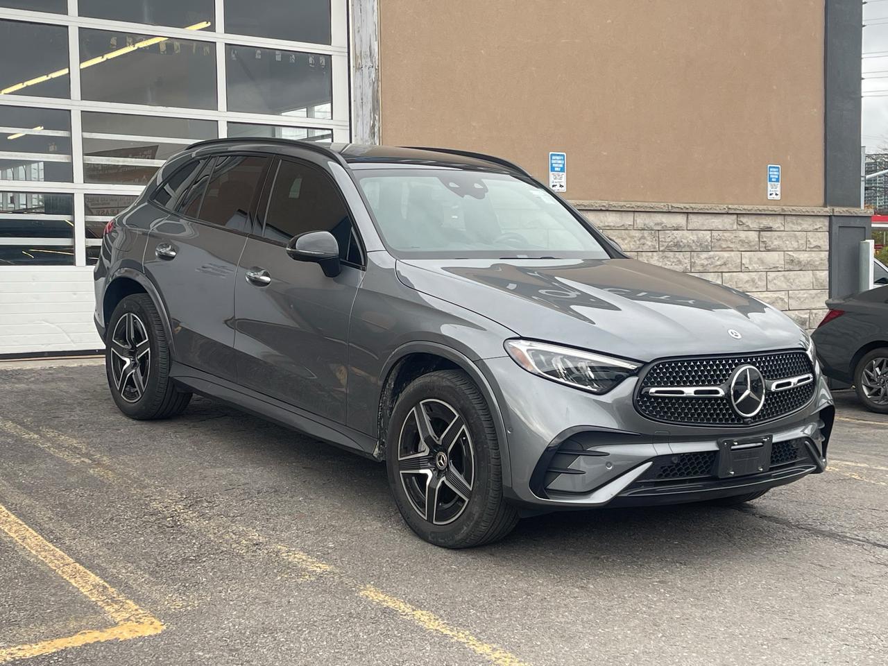 2023 Mercedes-Benz GLC-Class GLC 300| NO CLAIMS| CLEAN CARFAX Photo