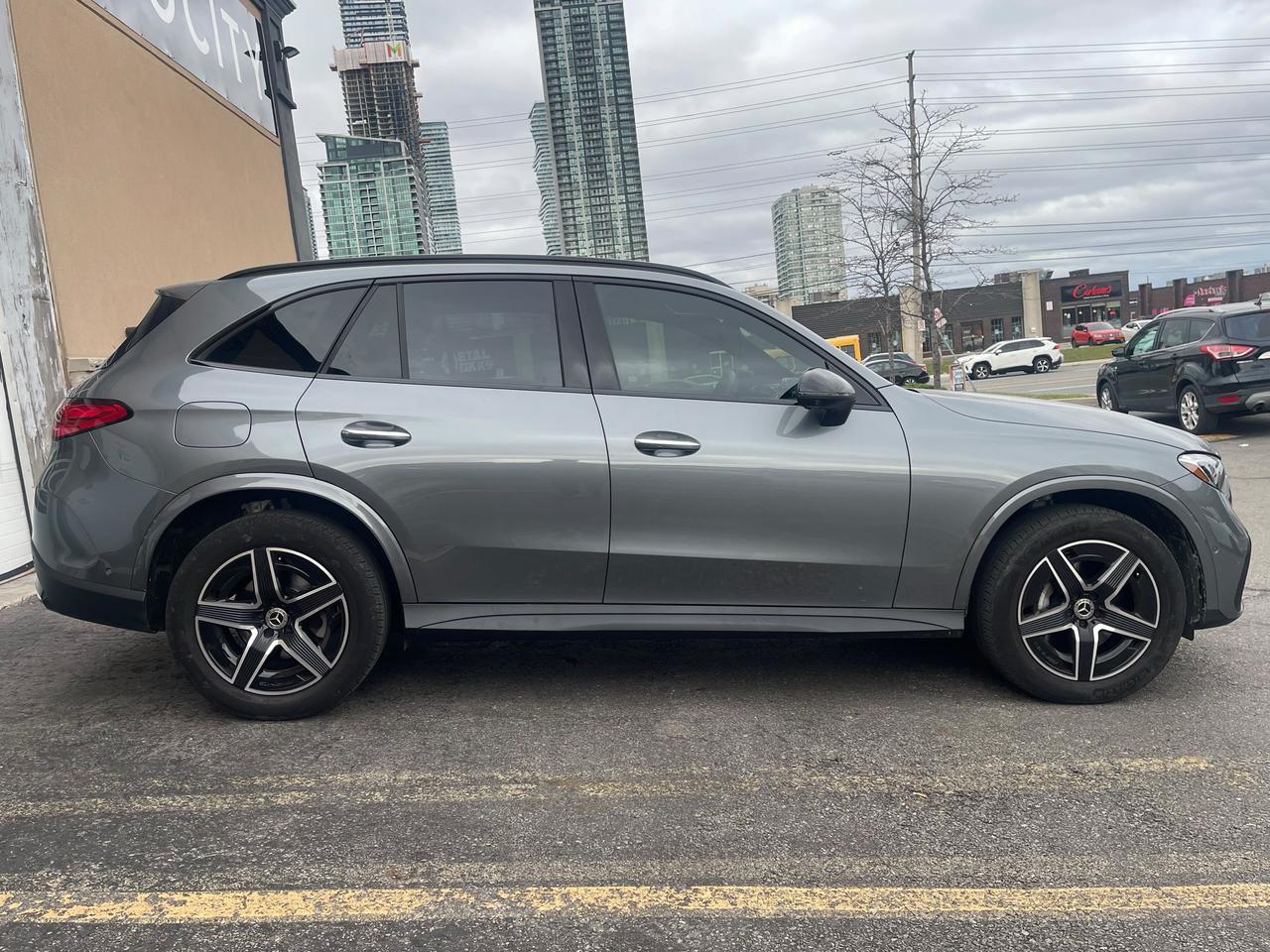 2023 Mercedes-Benz GLC-Class GLC 300| NO CLAIMS| CLEAN CARFAX Photo
