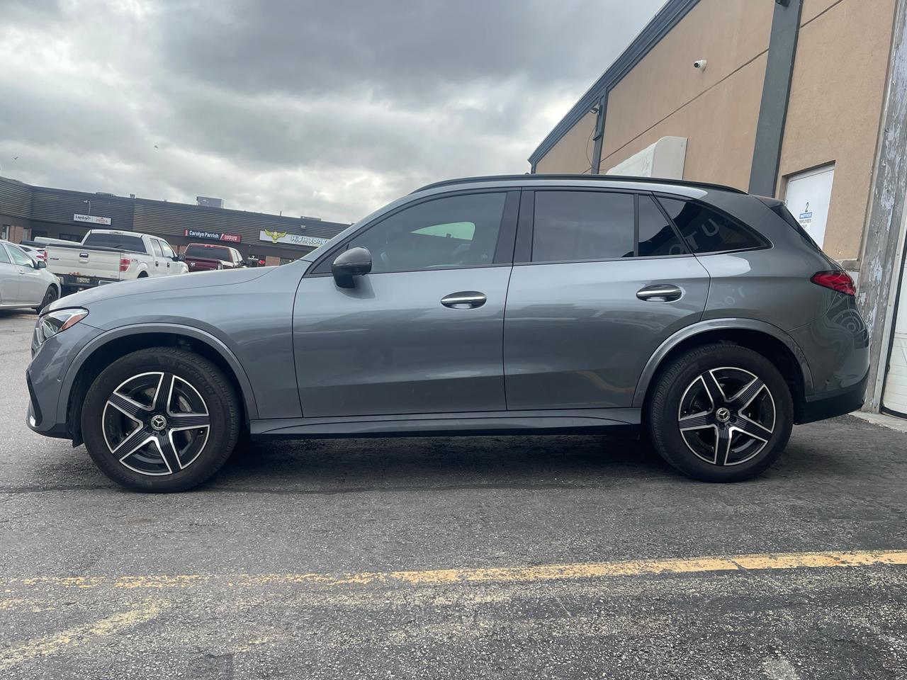 2023 Mercedes-Benz GLC-Class GLC 300| NO CLAIMS| CLEAN CARFAX Photo