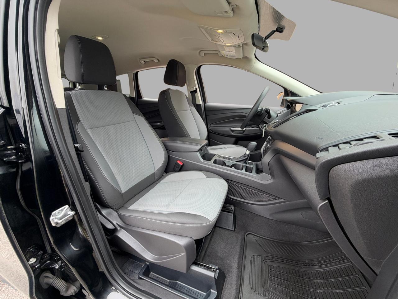 2017 Ford Escape SE Photo