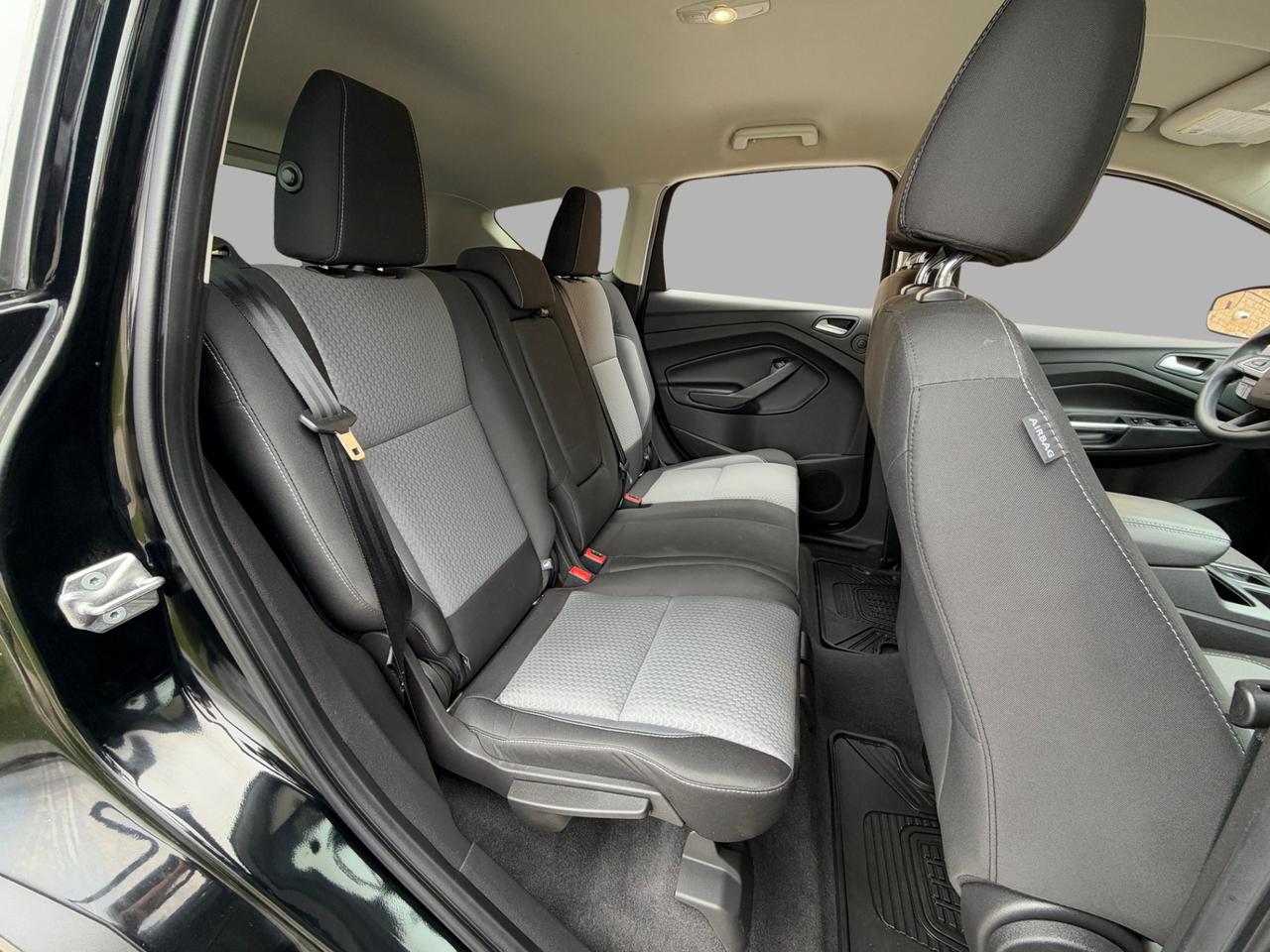 2017 Ford Escape SE Photo