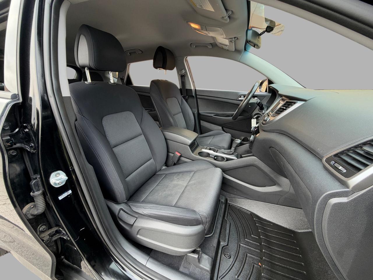 2016 Hyundai Tucson FWD 4dr 2.0L Premium Photo