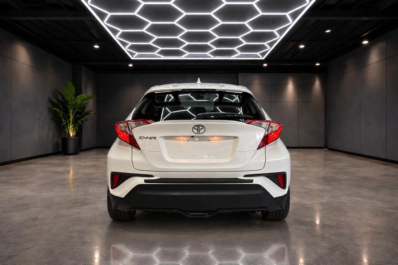 2018 Toyota C-HR Fwd Xle Photo3