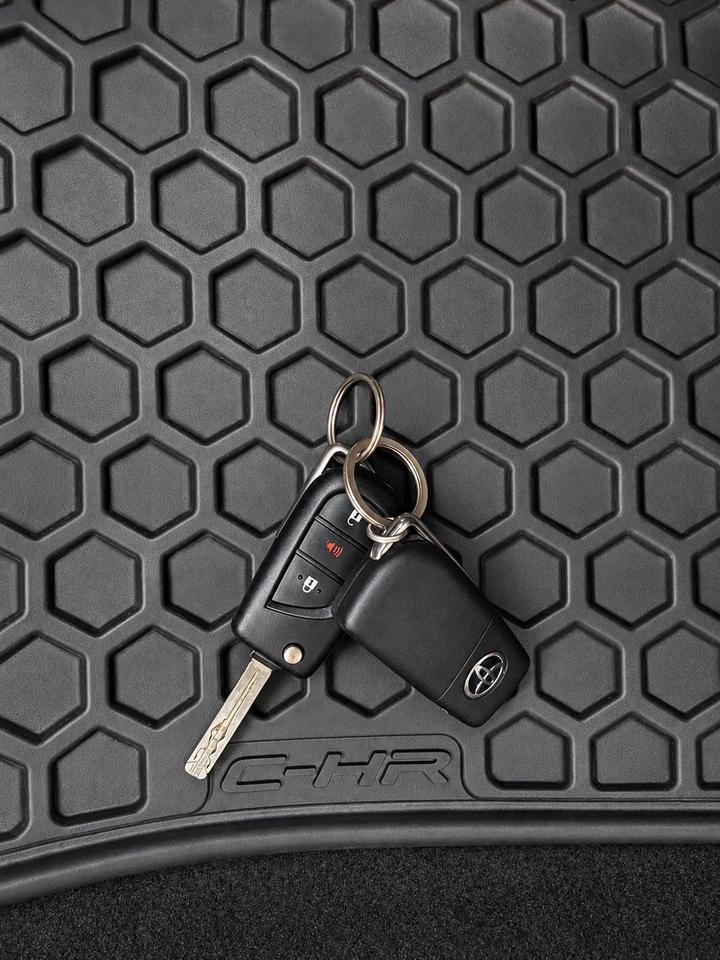 2018 Toyota C-HR Fwd Xle Photo