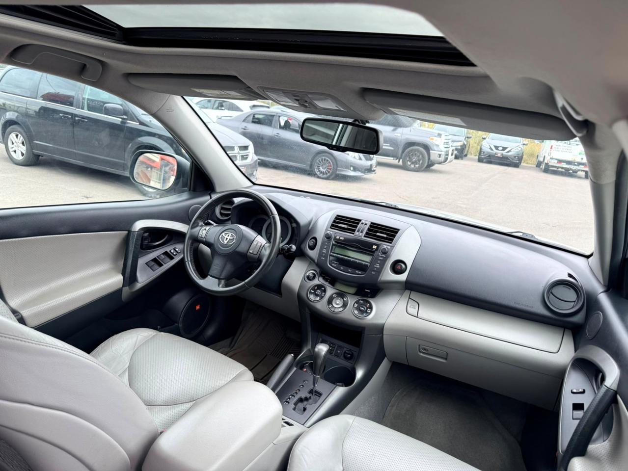2011 Toyota RAV4 LIMITED V6 4WD Photo