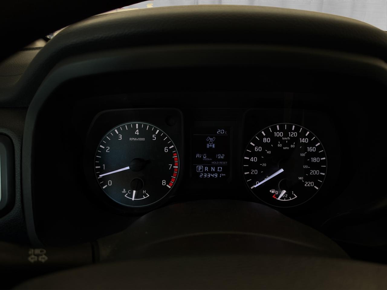 2017 Nissan Titan 4WD Crew Cab S Photo