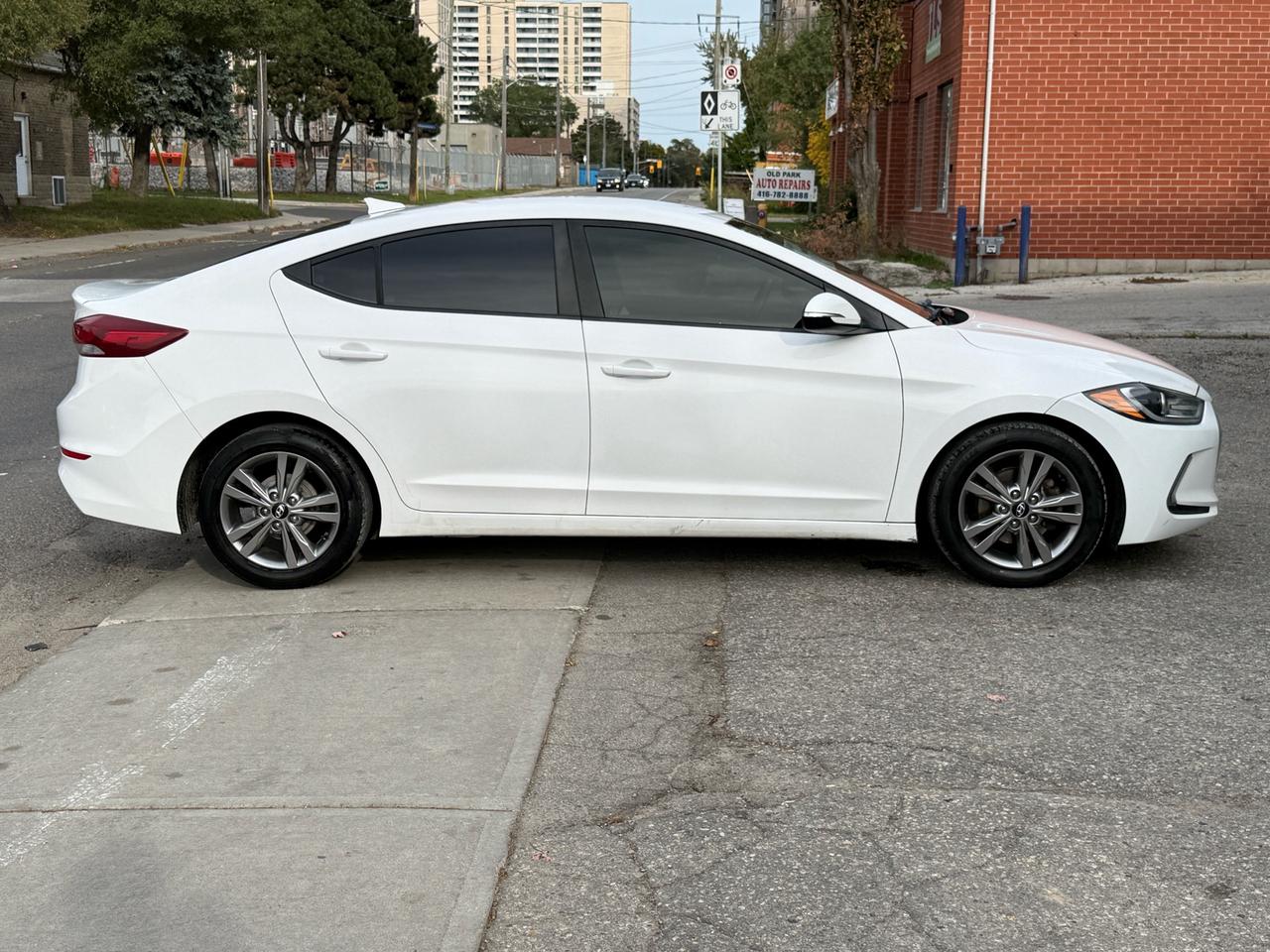 2017 Hyundai Elantra 4DR SDN AUTO GL Photo3