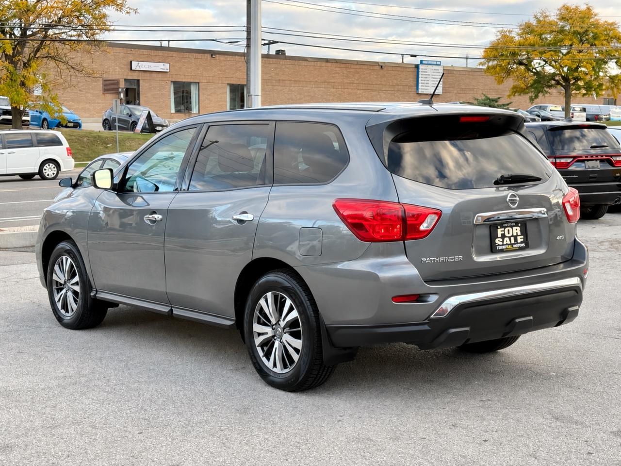 2018 Nissan Pathfinder CERTIFIED .. ONE OWNER Photo