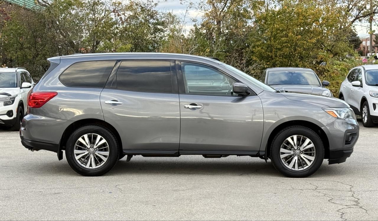 2018 Nissan Pathfinder CERTIFIED .. ONE OWNER Photo
