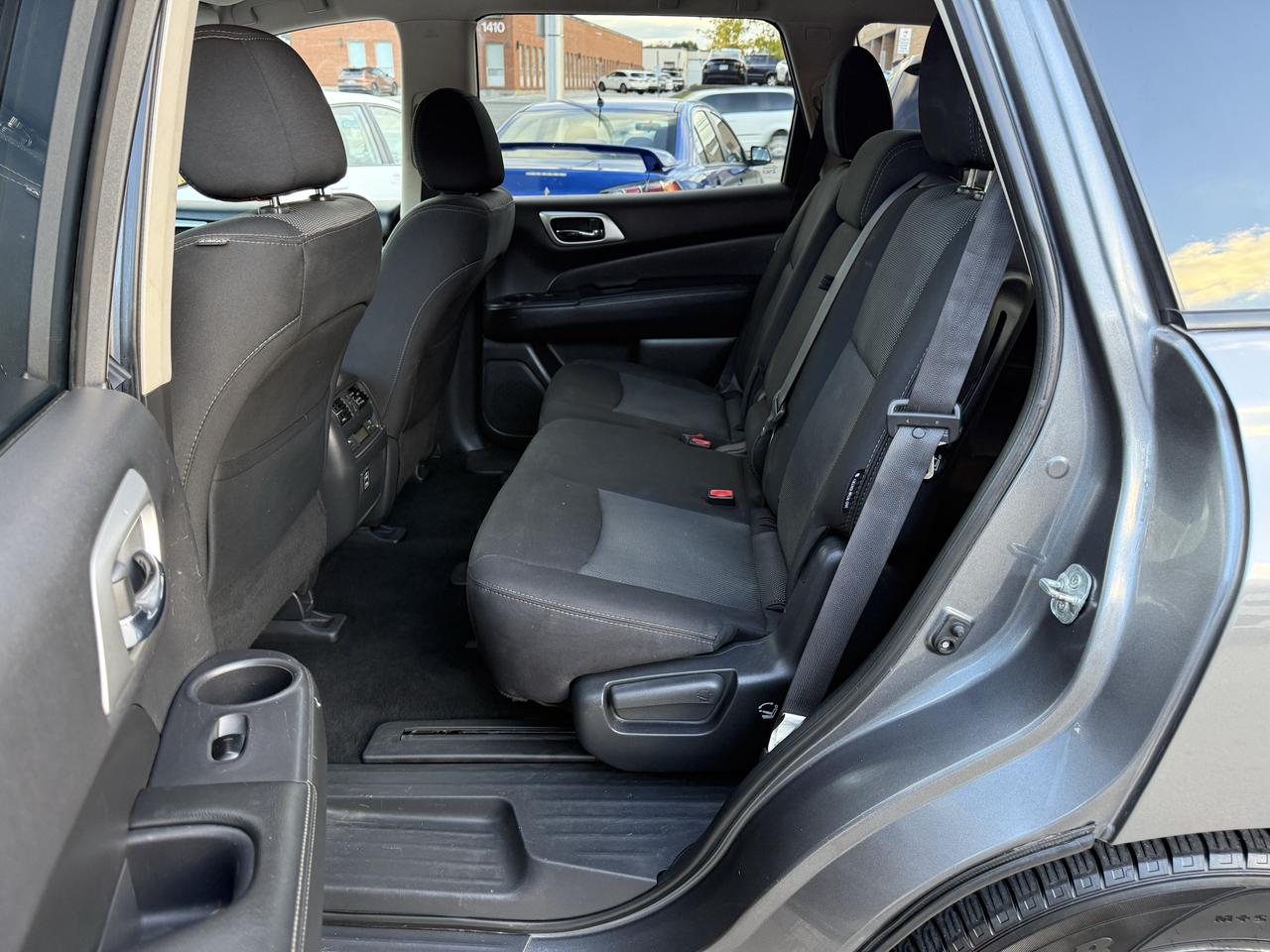 2018 Nissan Pathfinder CERTIFIED .. ONE OWNER Photo