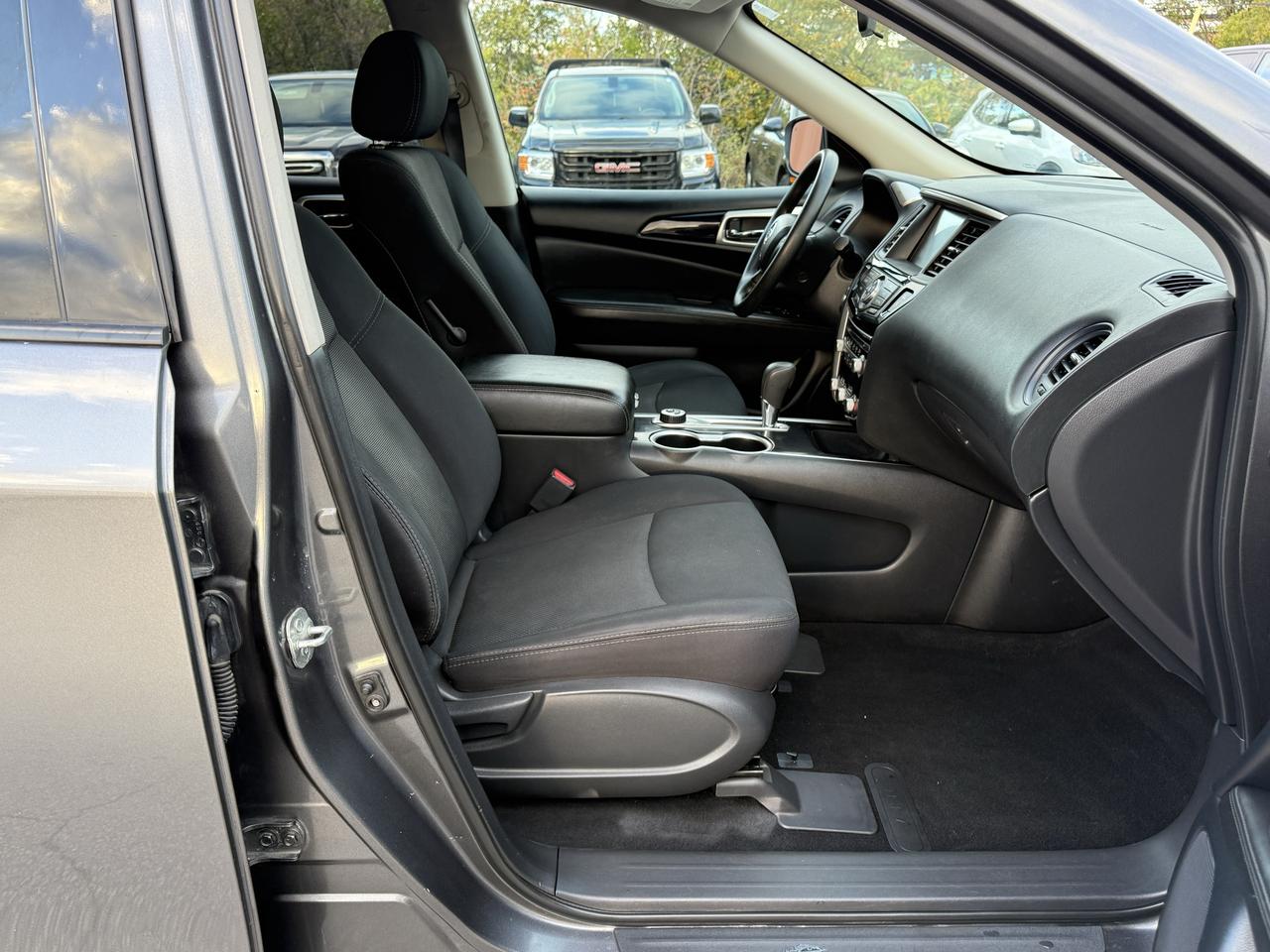 2018 Nissan Pathfinder CERTIFIED .. ONE OWNER Photo