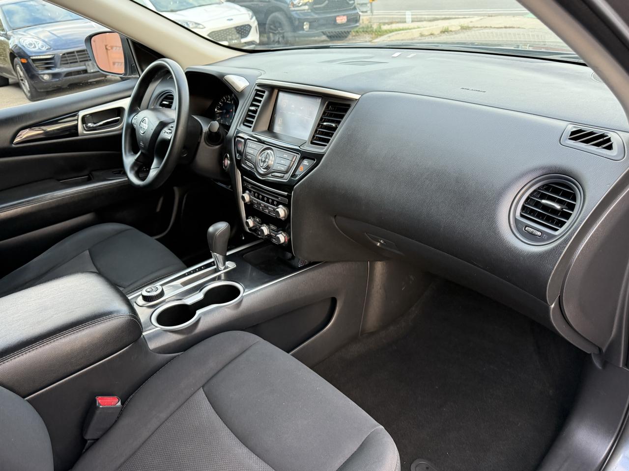 2018 Nissan Pathfinder CERTIFIED .. ONE OWNER Photo