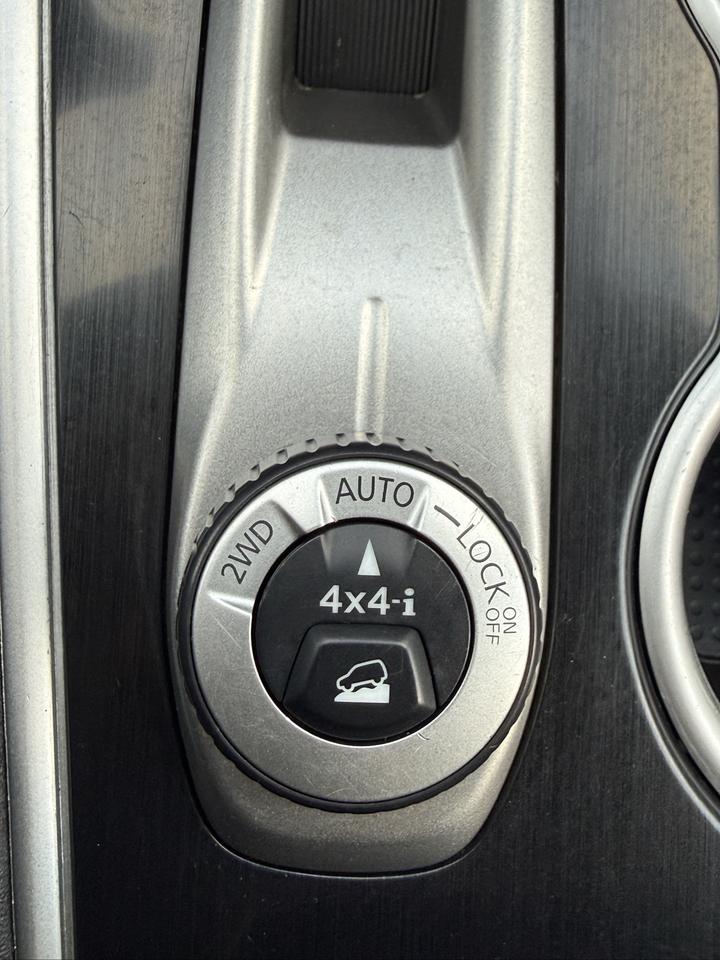 2018 Nissan Pathfinder CERTIFIED .. ONE OWNER Photo