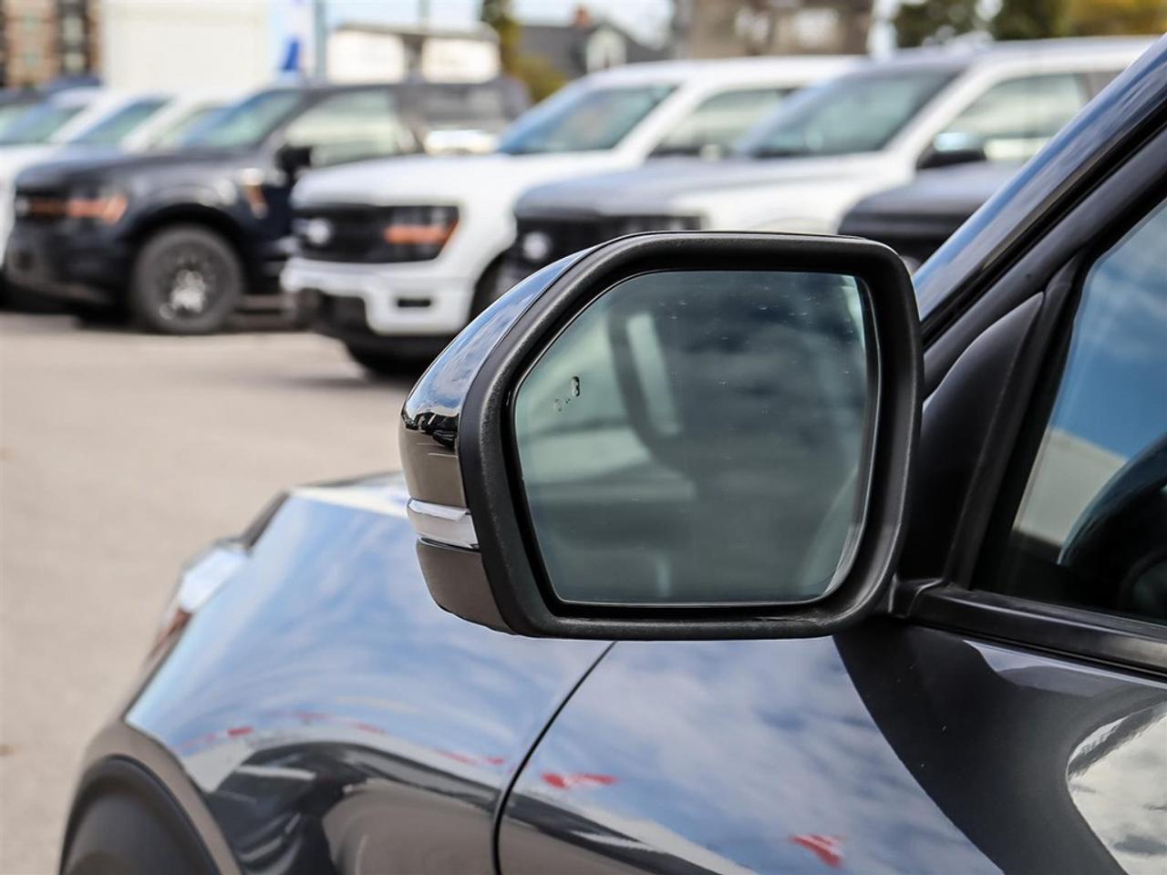 2022 Ford Explorer ST 4WD Photo
