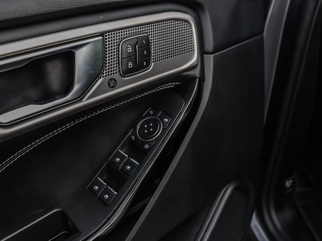 2022 Ford Explorer ST 4WD Photo