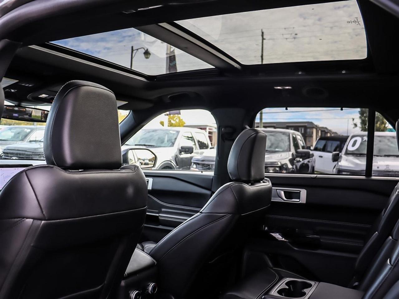2022 Ford Explorer ST 4WD Photo