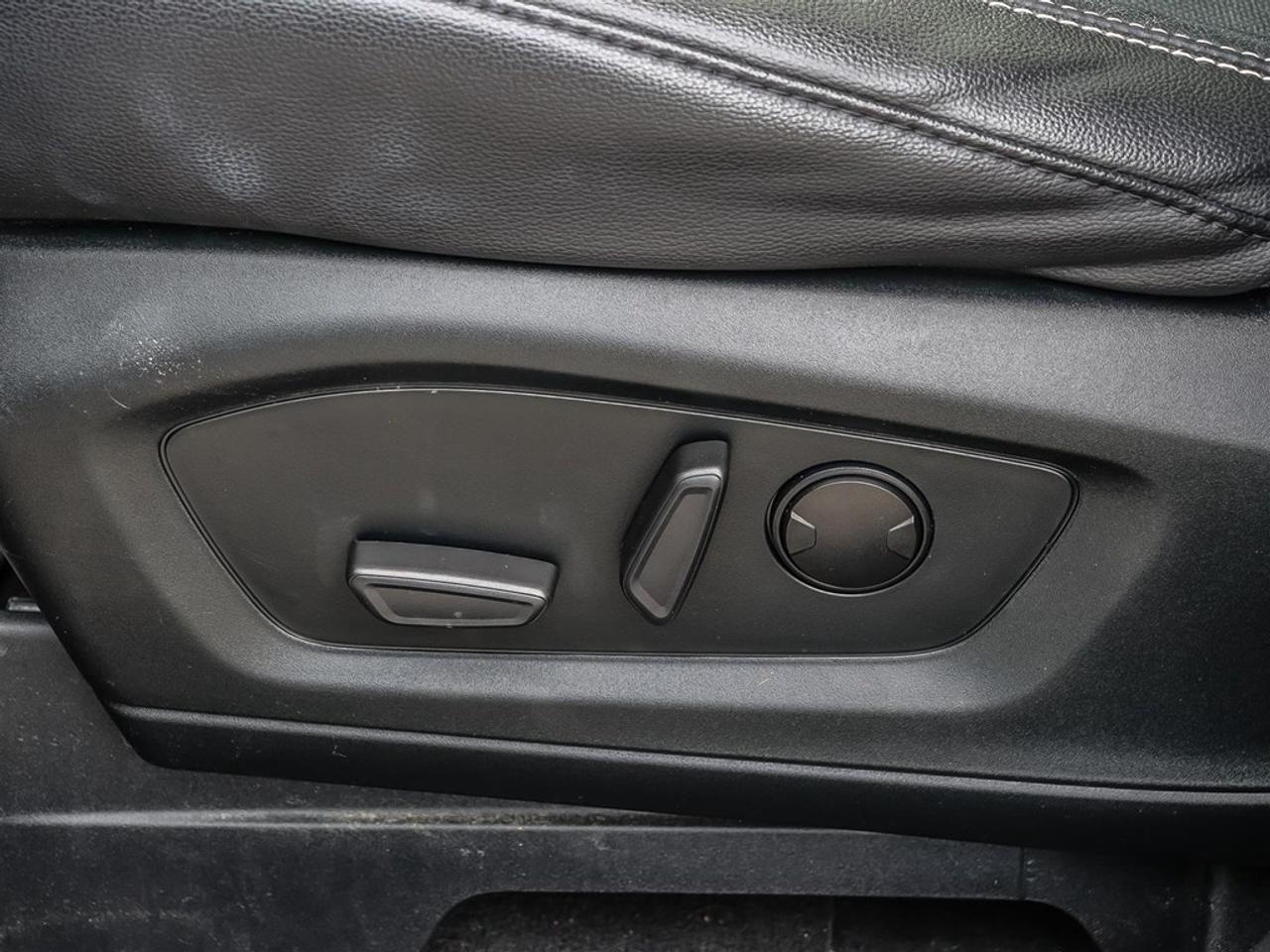 2022 Ford Explorer ST 4WD Photo