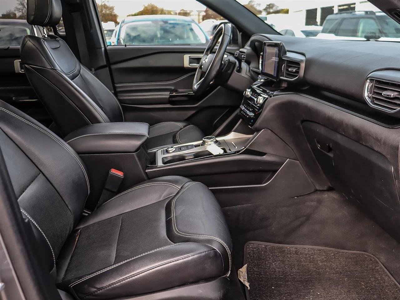 2022 Ford Explorer ST 4WD Photo