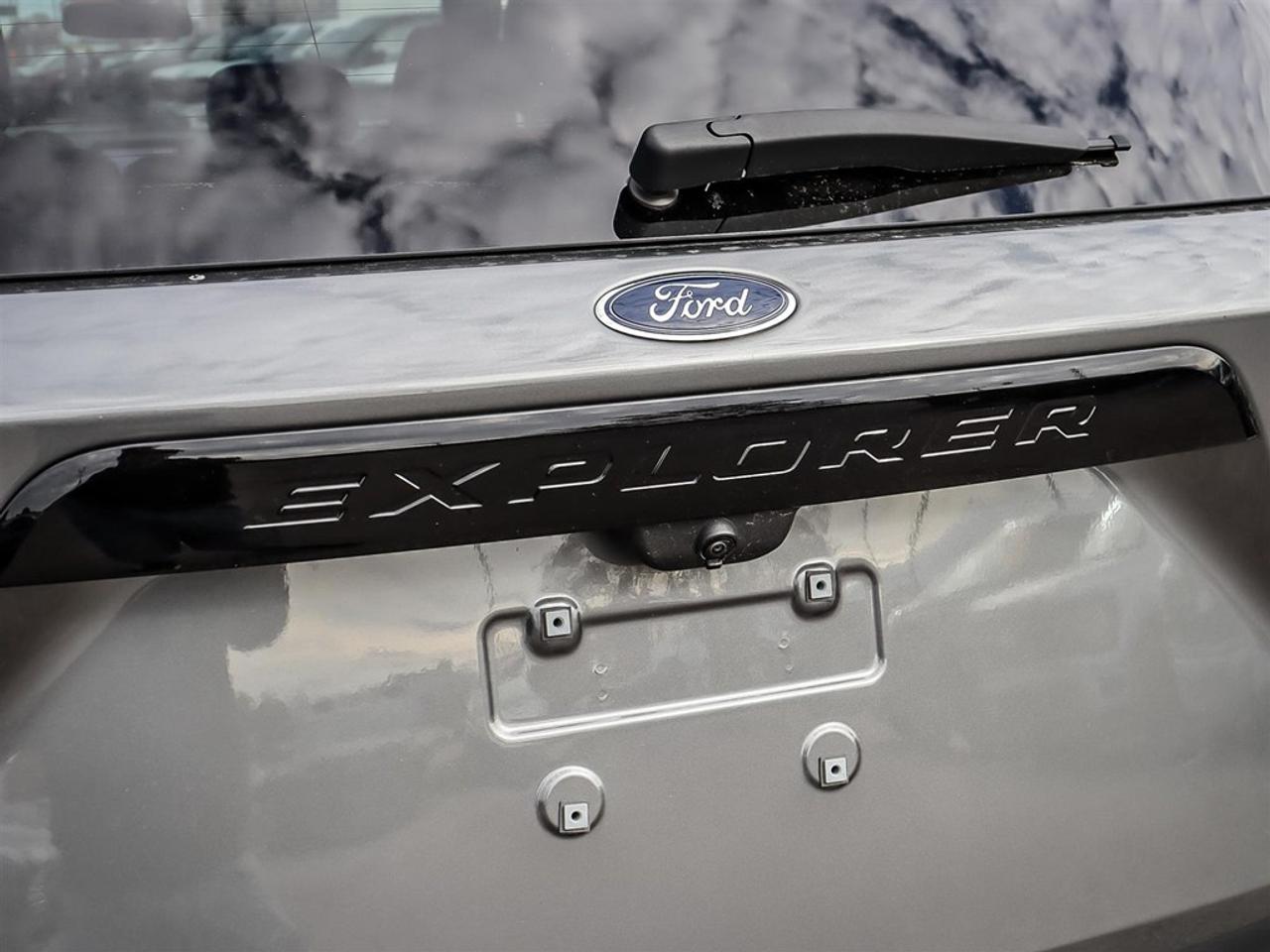 2022 Ford Explorer ST 4WD Photo