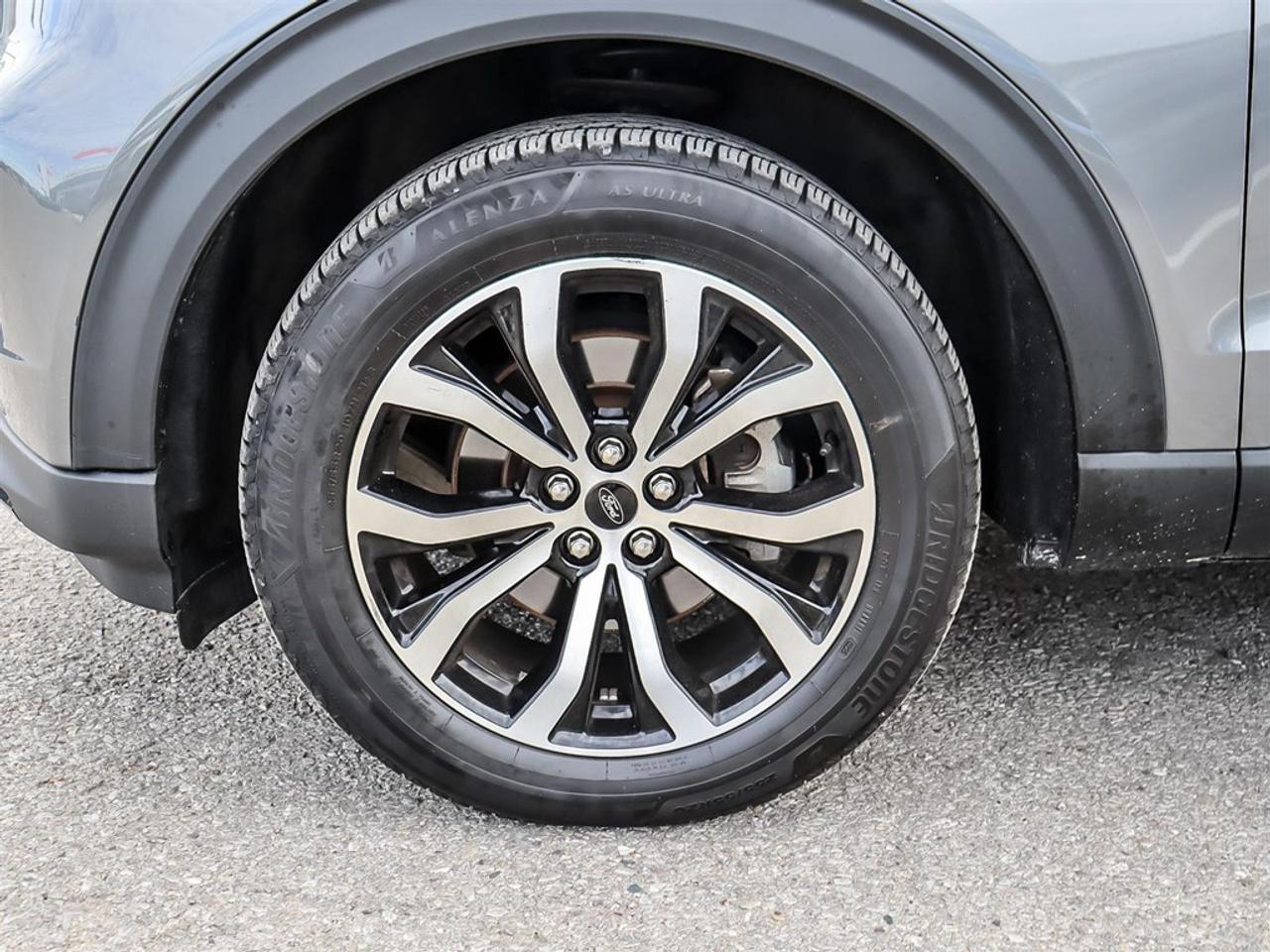 2022 Ford Explorer ST 4WD Photo