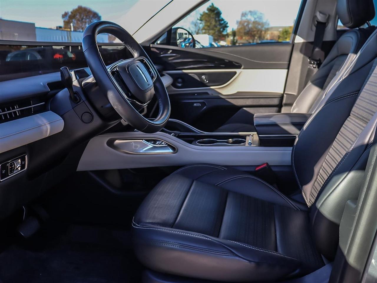 2025 Lincoln Nautilus Reserve AWD Photo