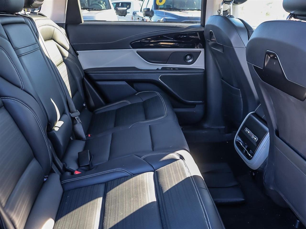 2025 Lincoln Nautilus Reserve AWD Photo