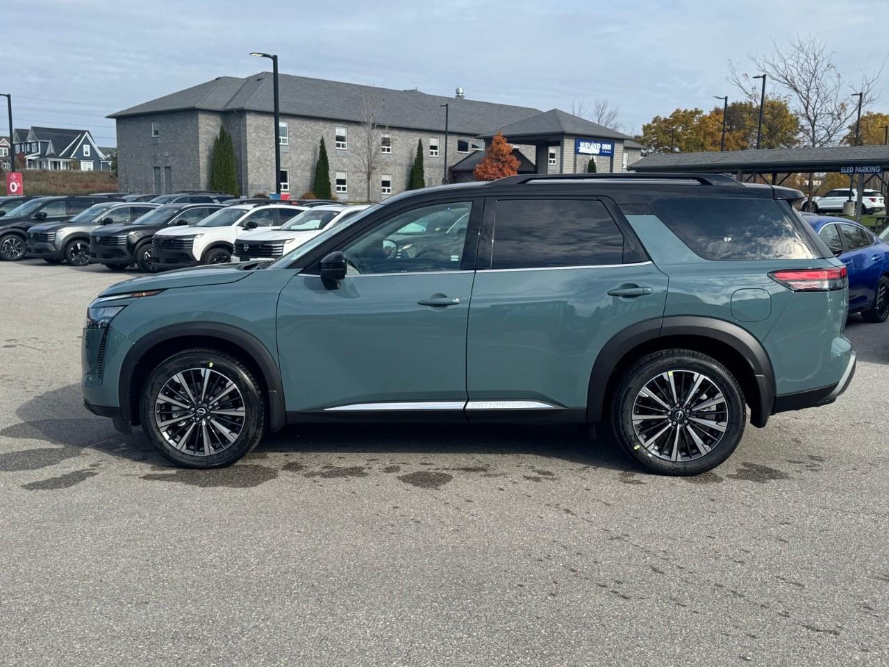 2026 Nissan Pathfinder Platinum 4WD Photo