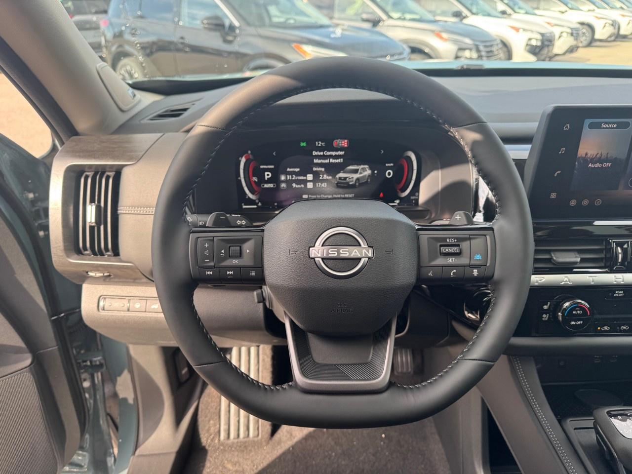 2026 Nissan Pathfinder Platinum 4WD Photo