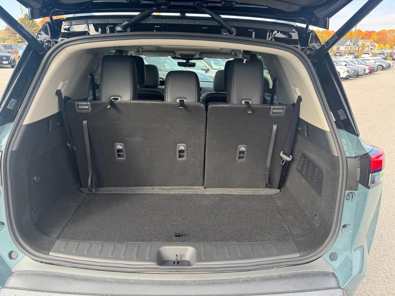 2026 Nissan Pathfinder Platinum 4WD Photo