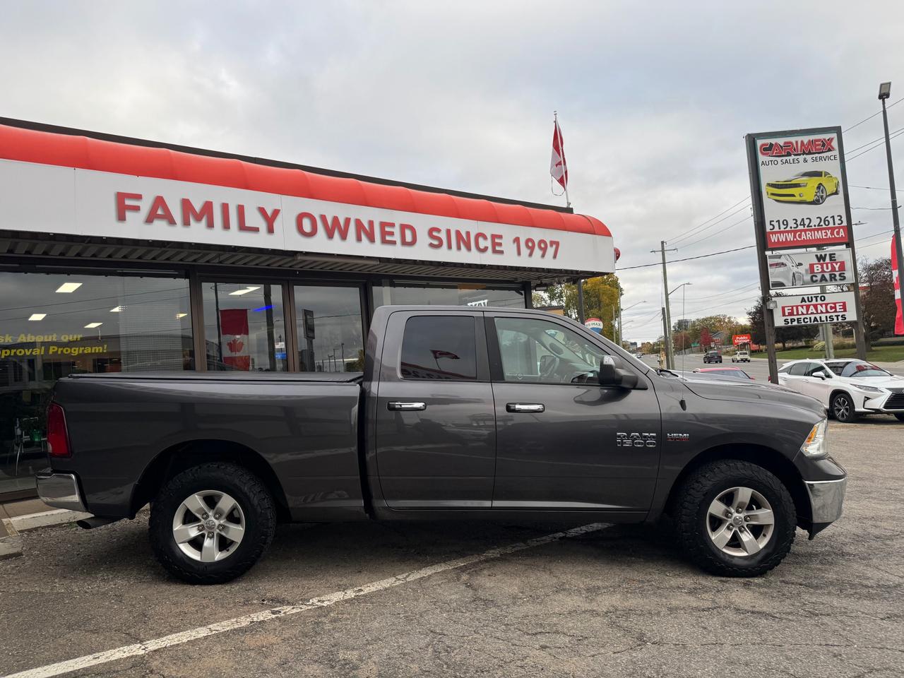 2015 RAM 1500 SLT CLEAN TRUCK | ONE OWNER | ACCIDENT FREE | KROWNED YEARLY Photo